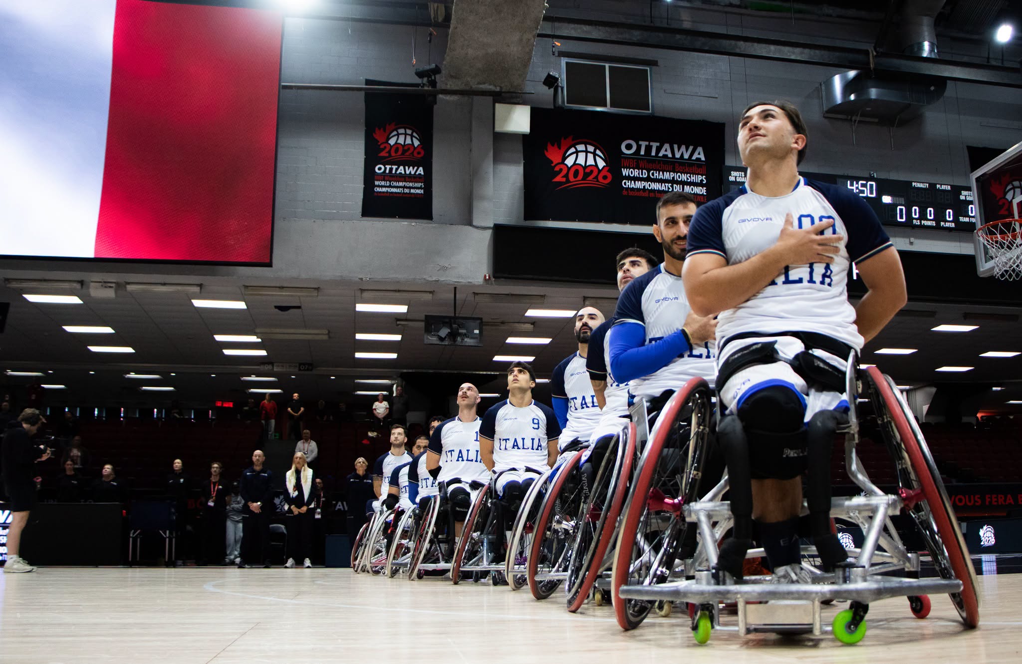 Nazionale Italiana Basket in Carrozzina schierata in campo